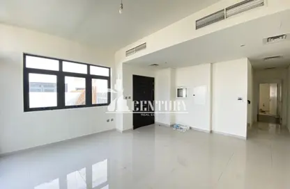 Empty Room image for: Villa - 3 Bedrooms - 4 Bathrooms for rent in Casablanca Boutique Villas - Coursetia - Damac Hills 2 - Dubai, Image 1