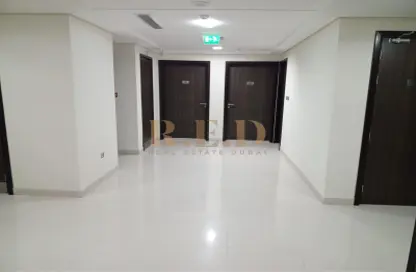 Office Space - Studio - 1 Bathroom for rent in Grosvenor Office Tower - Business Bay - Dubai
