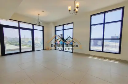 Apartment - 2 Bedrooms - 3 Bathrooms for rent in N S Building - Al Jaddaf - Dubai