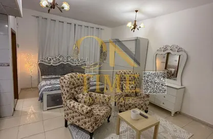 شقة - 1 حمام للايجار في مساكن كورنيش عجمان - طريق كورنيش عجمان - عجمان شقة - 1 حمام للايجار في مساكن كورنيش عجمان - طريق كورنيش عجمان - عجمان