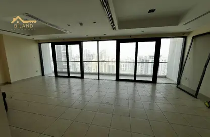 Apartment - 3 Bedrooms - 5 Bathrooms for rent in Al Khan Corniche - Al Khan - Sharjah