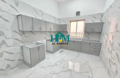 Apartment - 3 Bedrooms - 3 Bathrooms for rent in Madinat Al Riyad - Abu Dhabi