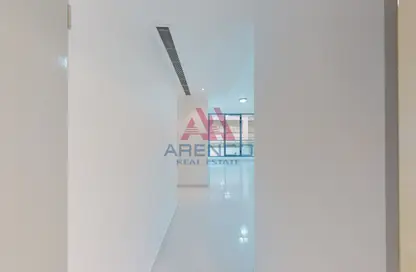 Apartment - 2 Bedrooms - 2 Bathrooms for rent in Golden Sands 8 - Mankhool - Bur Dubai - Dubai