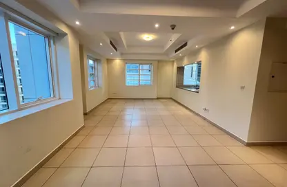 شقة - 2 غرف نوم - 3 حمامات للايجار في برج بن هندي - منخول - بر دبي - دبي