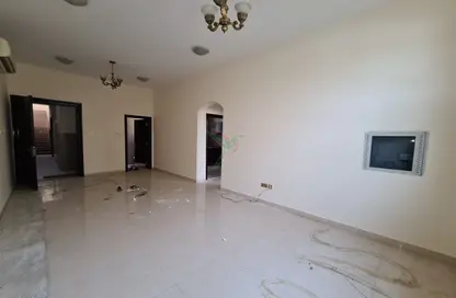 شقة - 3 غرف نوم - 3 حمامات للايجار في الغيل - المطارد - العين