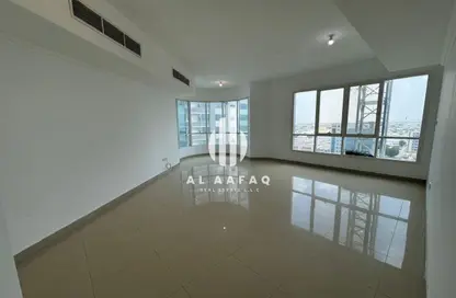 Apartment - 3 Bedrooms - 4 Bathrooms for rent in Al Majaz 2 - Al Majaz - Sharjah