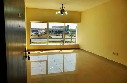 Apartment - 1 Bedroom - 2 Bathrooms for rent in Infinity Building - Sheikh Zayed Road - Dubai