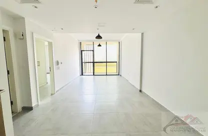 شقة - غرفة نوم - 2 حمامات للايجار في مجمع مويلح - تجارية مويلح - الشارقة شقة - غرفة نوم - 2 حمامات للايجار في مجمع مويلح - تجارية مويلح - الشارقة