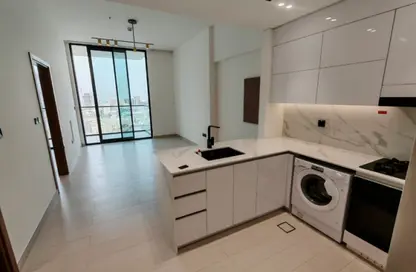 شقة - غرفة نوم - 2 حمامات للايجار في بنغاطي هاوس - الضاحية 10 - قرية الجميرا سركل - دبي شقة - غرفة نوم - 2 حمامات للايجار في بنغاطي هاوس - الضاحية 10 - قرية الجميرا سركل - دبي