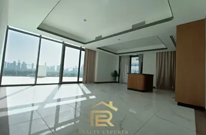 Apartment - 3 Bedrooms - 5 Bathrooms for rent in Azizi Fawad Residence - Dubai Healthcare City 2 - Al Jaddaf - Dubai