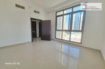 Empty Room image for: Apartment - 2 Bedrooms - 2 Bathrooms for rent in Danat Tower B - Danat Towers - Muroor Area - Abu Dhabi, Image 1
