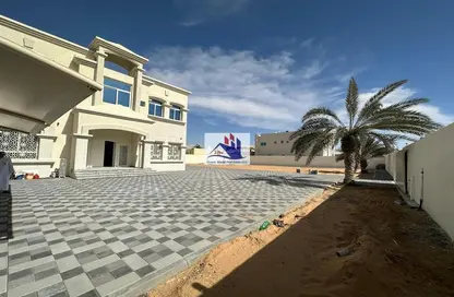 Terrace image for: Villa - 5 Bedrooms for rent in Al Qarain 3 - Al Qarain - Sharjah, Image 1