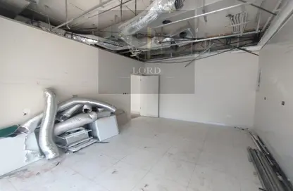 Shop - Studio - 1 Bathroom for rent in Al Falah Street - City Downtown - Abu Dhabi