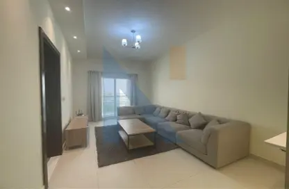 Living Room image for: Apartment - 1 Bedroom - 2 Bathrooms for rent in La Residence - Jumeirah Village Triangle - Dubai, Image 1