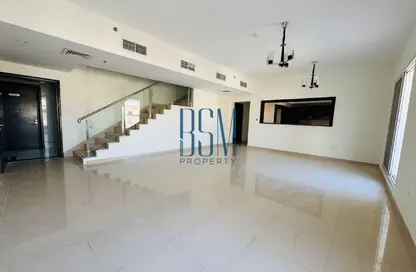 Apartment - 3 Bedrooms - 4 Bathrooms for rent in Royal JVC Building - District 10 - Jumeirah Village Circle - Dubai