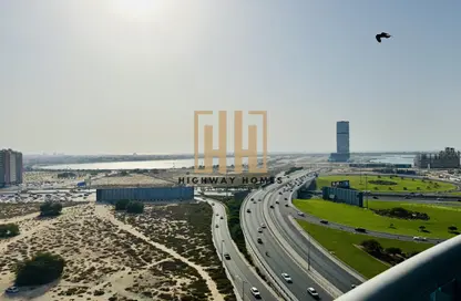 شقة - 2 غرف نوم - 3 حمامات للايجار في برج صحارى 1 - مجمع صحارى - النهدة - الشارقة