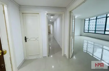 شقة - 3 غرف نوم - 5 حمامات للايجار في الخالدية - أبوظبي