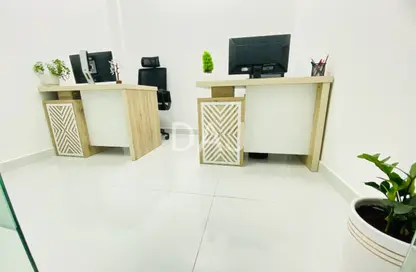 Office Space - Studio - 1 Bathroom for rent in Red Avenue - Al Garhoud - Dubai