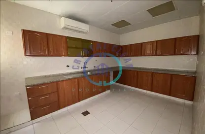 Apartment - 2 Bedrooms - 2 Bathrooms for rent in Asharej - Al Ain