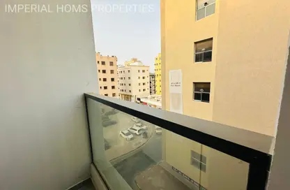 شقة - غرفة نوم - 1 حمام للايجار في مساكن كورنيش عجمان - طريق كورنيش عجمان - عجمان
