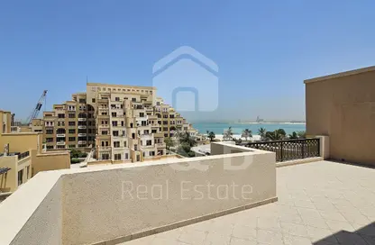 شقة - 2 غرف نوم - 3 حمامات للايجار في ياقوت - باب البحر - جزيرة المرجان - رأس الخيمة