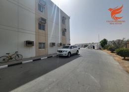 صورةمبنى خارجي لـ: سكن عمال - 1 حمام للكراء في مجمع التكنولوجيا - المنطقة التجارية الحرة في رأس الخيمة - رأس الخيمة, صورة 1