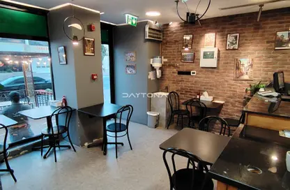 Shop - Studio for rent in Airport Road - Airport Road Area - Al Garhoud - Dubai