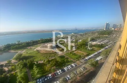 Apartment - 3 Bedrooms - 4 Bathrooms for rent in Golden Beach Tower - Corniche Road - Abu Dhabi