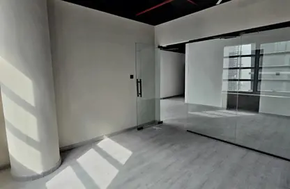 مكتب - استوديو - 1 حمام للايجار في البرج الفضي - الخليج التجاري - دبي