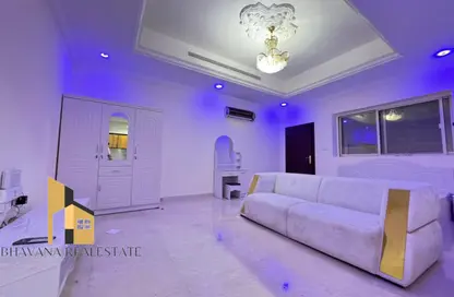 Apartment - Studio - 1 Bathroom for rent in Khalifa City A Villas - Khalifa City A - Khalifa City - Abu Dhabi