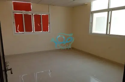 صورة لـ غرفة فارغة شقة - 1 حمام للايجار في مدينة خليفة - أبوظبي ، صورة رقم 1