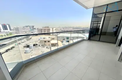 شقة - غرفة نوم - 2 حمامات للايجار في منطقة القرهود - دبي