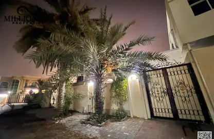 عمارة بالكامل - 8 غرف نوم - 8 حمامات للبيع في 2  الروضة - الروضة - عجمان