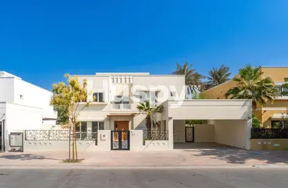 Villa - 5 Bedrooms - 4 Bathrooms for rent in Meadows 2 - Meadows - Dubai