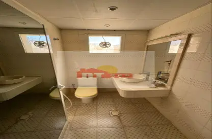 Bathroom image for: Villa - 3 Bedrooms - 4 Bathrooms for rent in Khuzam - Ras Al Khaimah, Image 1