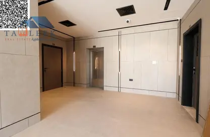 عمارة بالكامل - 8 غرف نوم - 8 حمامات للبيع في تلال عجمان - العالية - عجمان