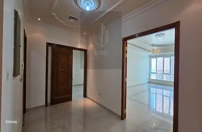 Apartment - 4 Bedrooms - 3 Bathrooms for rent in Cornich Al Khalidiya - Al Khalidiya - Abu Dhabi