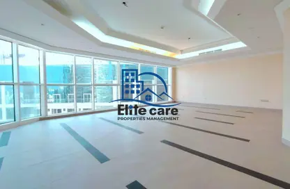 Apartment - 3 Bedrooms - 4 Bathrooms for rent in Wave tower - Corniche Road - Abu Dhabi