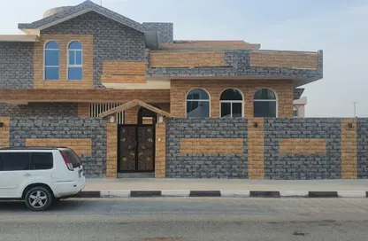 Villa - 5 Bedrooms - 6 Bathrooms for rent in Al Falaj - Al Riqqa - Sharjah