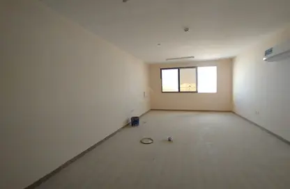 Empty Room image for: Office Space - Studio - 1 Bathroom for rent in Wadi AL AIN 1 - Al Noud - Al Ain, Image 1