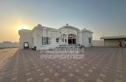 Villa - 3 Bedrooms - 5 Bathrooms for rent in Al Rahmaniya 1 - Al Rahmaniya - Sharjah
