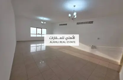 شقة - 3 غرف نوم - 3 حمامات للايجار في مساكن كورنيش عجمان - طريق كورنيش عجمان - عجمان