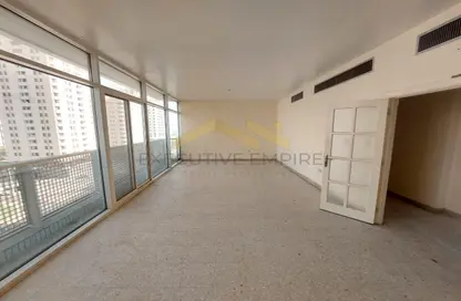 شقة - 2 غرف نوم - 3 حمامات للايجار في برج فرحة - منطقة النادي السياحي - أبوظبي