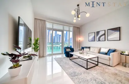 Living Room image for: Apartment - 1 Bedroom - 1 Bathroom for rent in Sunrise Bay Podium - EMAAR Beachfront - Dubai Harbour - Dubai, Image 1