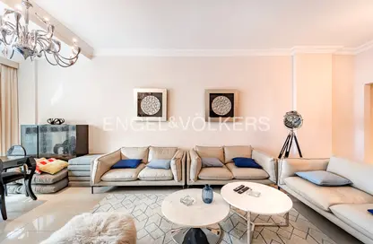 Living Room image for: Apartment - 2 Bedrooms - 3 Bathrooms for rent in Golden Mile 1 - Golden Mile - Palm Jumeirah - Dubai, Image 1