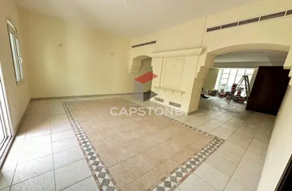 Empty Room image for: Villa - 5 Bedrooms - 7 Bathrooms for rent in Al Mushrif - Abu Dhabi, Image 1