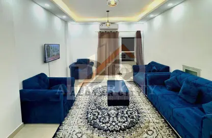 شقة - غرفة نوم - 2 حمامات للايجار في مساكن كورنيش عجمان - طريق كورنيش عجمان - عجمان
