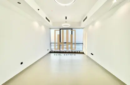 شقة - غرفة نوم - 2 حمامات للبيع في برج لا بلاج - الممزر - الشارقة - الشارقة شقة - غرفة نوم - 2 حمامات للبيع في برج لا بلاج - الممزر - الشارقة - الشارقة