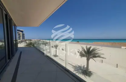 Balcony image for: Apartment - 4 Bedrooms - 5 Bathrooms for sale in Mamsha Al Saadiyat - Saadiyat Cultural District - Saadiyat Island - Abu Dhabi, Image 1