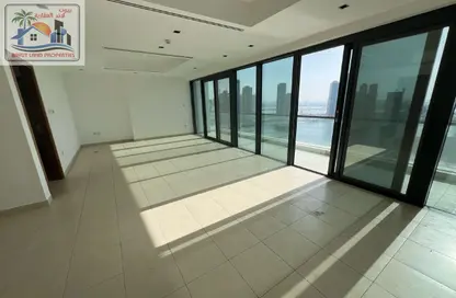 Apartment - 3 Bedrooms - 5 Bathrooms for rent in Al Khan Corniche - Al Khan - Sharjah